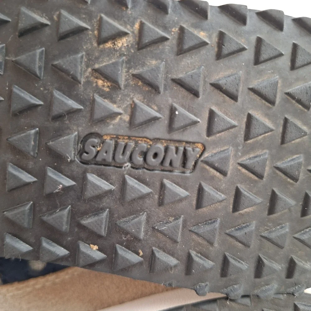 Saucony Essential Sneaker Women‎ Sz 8.5 Vintage Inspired Running Retro Classic